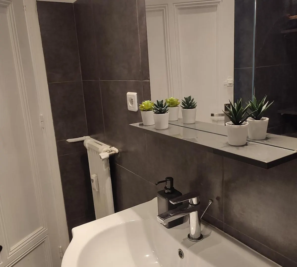 Apartment Studio Ideally Located Nice City Center