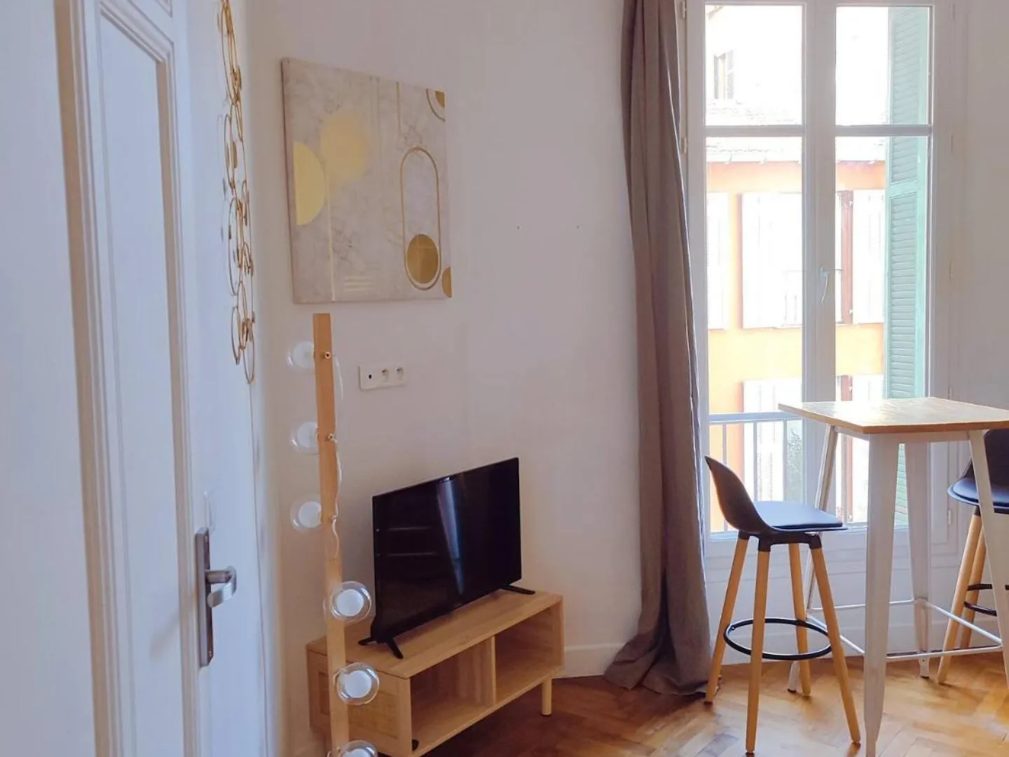 Apartment Studio Ideally Located Nice City Center