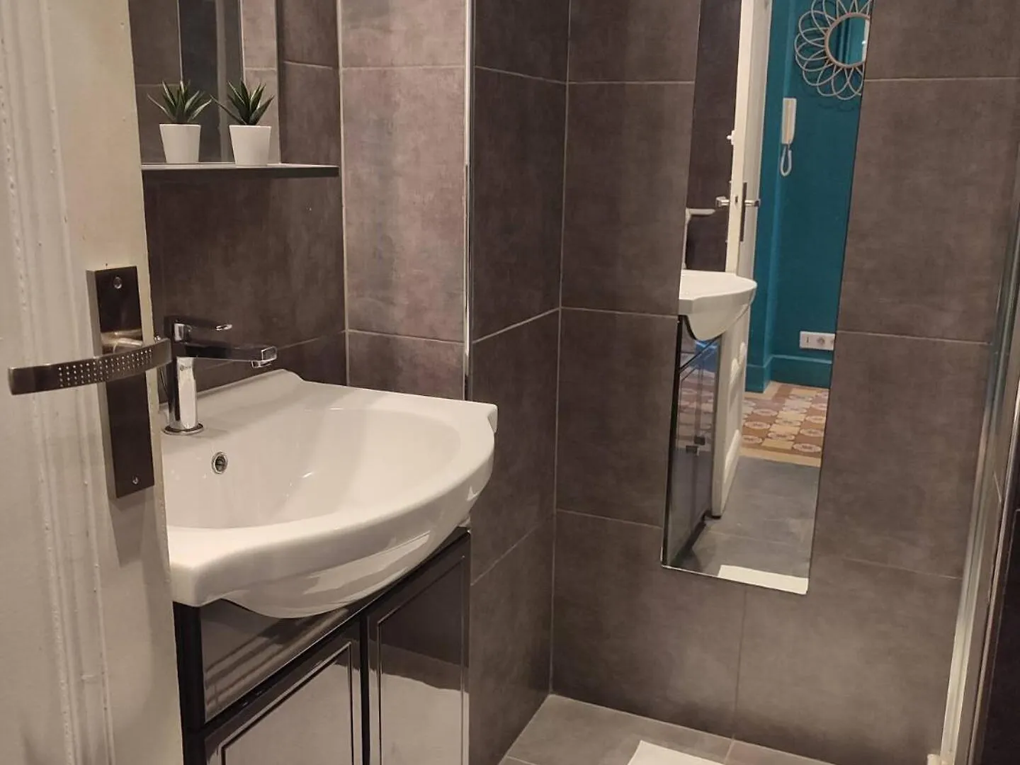 Studio Ideally Located Nice City Center