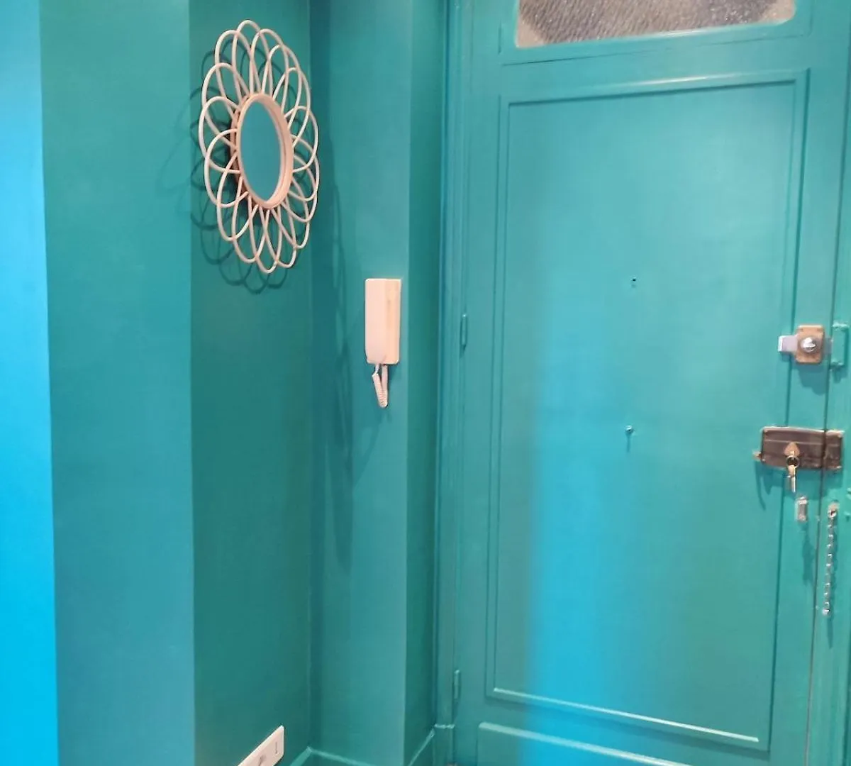 Studio Ideally Located Nice City Center Apartment