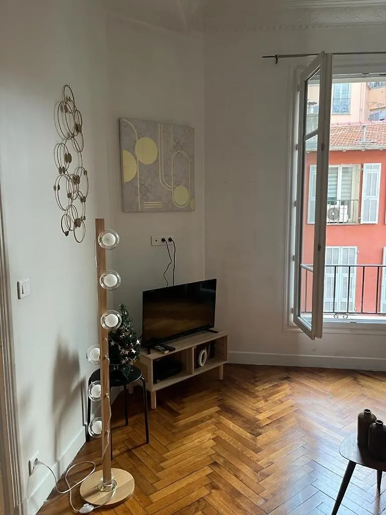 Apartment Studio Ideally Located Nice City Center